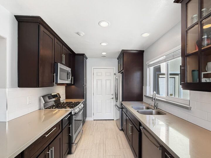 Property Photo:  225 Lauella Court  CA 94041 