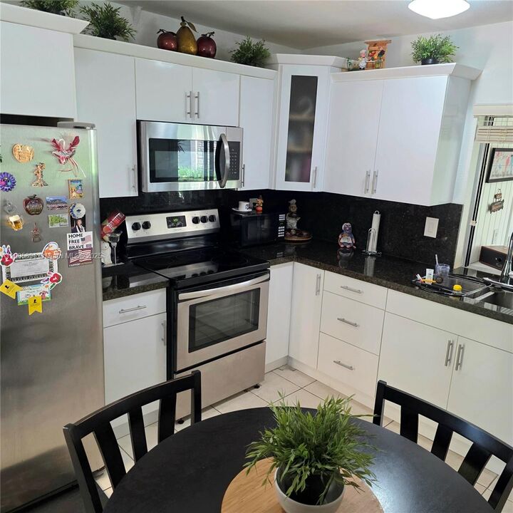 Property Photo: 16944 SW 113th Ct 5731E FL 33157