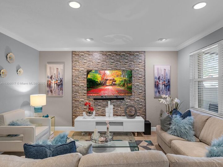 Property Photo:  9719 Darlington Pl  FL 33328