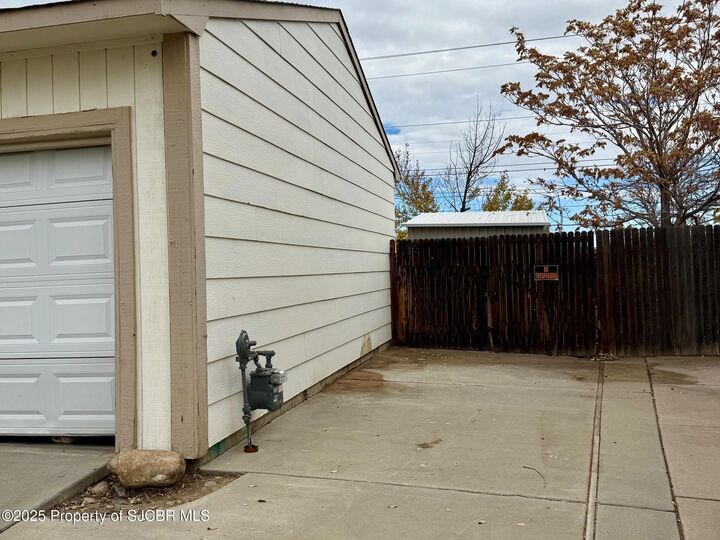 Property Photo: 2636 E 24th Street NM 87401