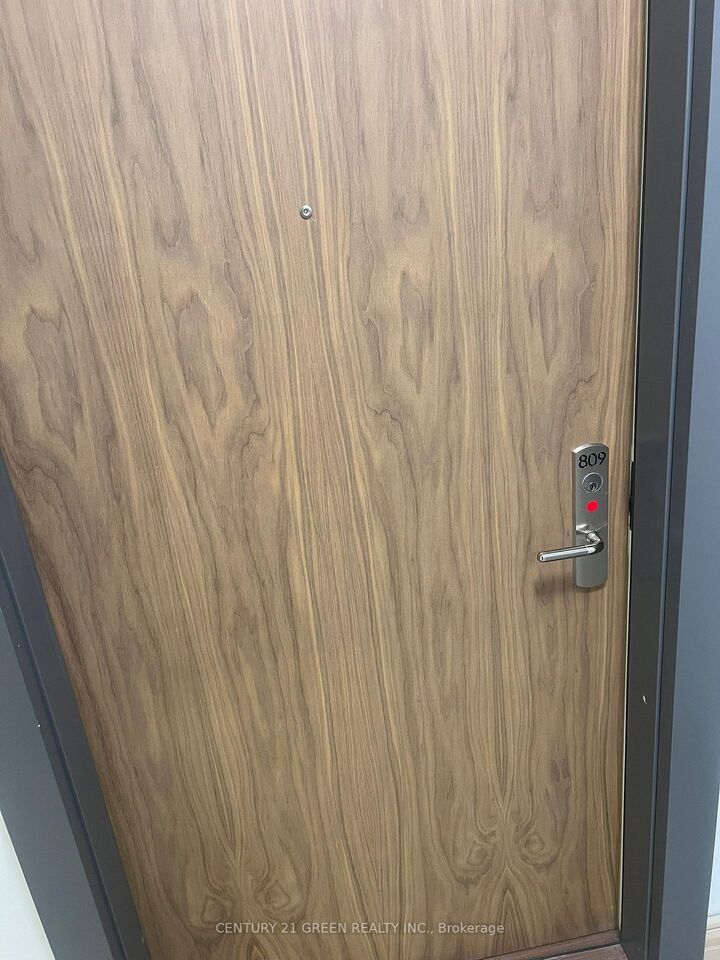 Property Photo:  27 Korda Gate 809  ON L4K 0P6 