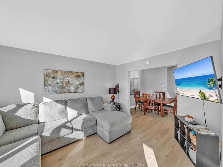 Property Photo:  129 Lansdowne Avenue  ON N9Y 1S4