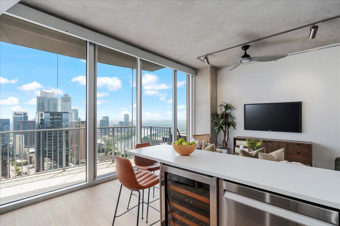 Property Photo:  360 Nueces Street 4203  TX 78701 