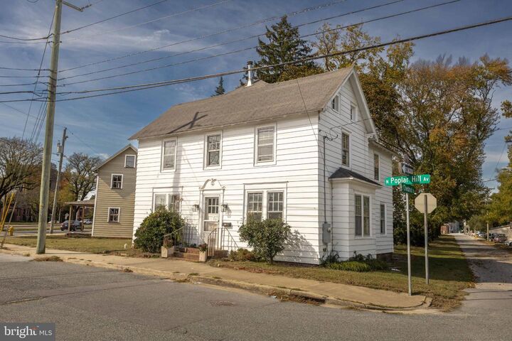 Property Photo:  304 Poplar Hill Avenue  MD 21801