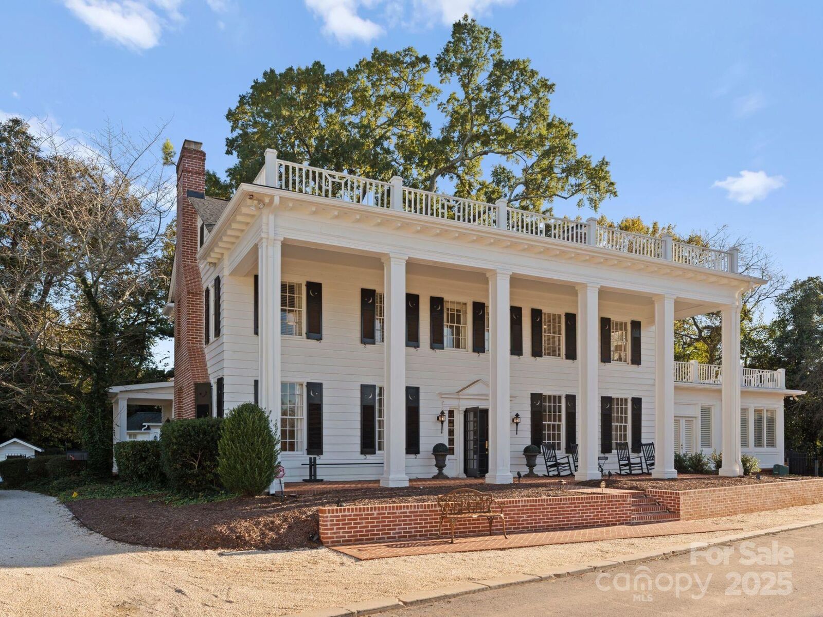 Property Photo: 4016 Nettie Court NC 28211