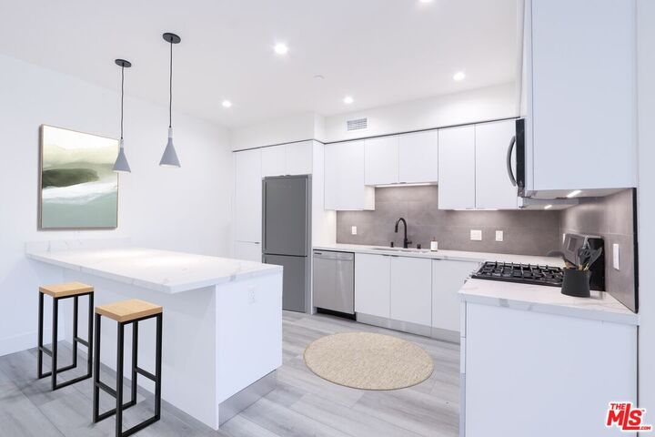 Property Photo: 11800 Courtleigh Dr CA 90066