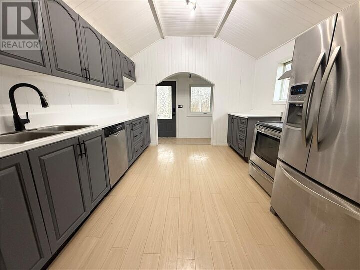 Photo de la propriété:  51 Stanhope Avenue  ON P0M 2N0 