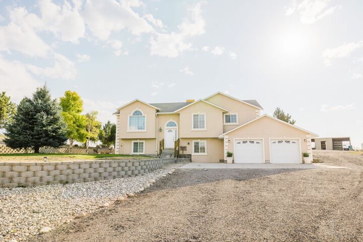 Property Photo:  221 Lyndhurst Lane  NV 89815 