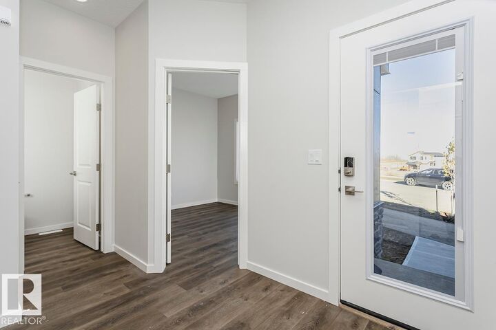 Property Photo:  4299 Kinglet Drive NW  AB T5S 2C2 