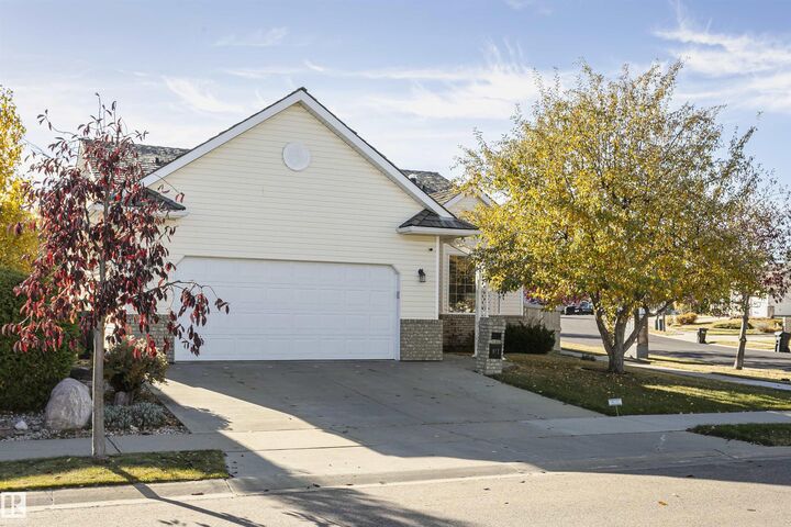 Property Photo: 121 Regal Close AB T8A 5X9