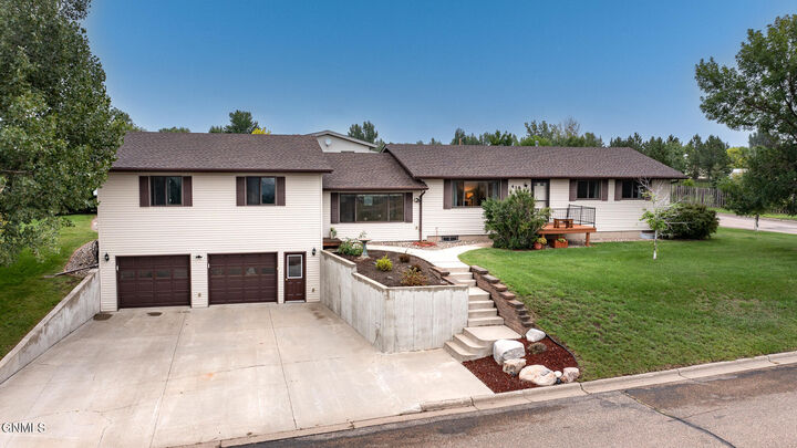 418 16th Street NE  Beulah ND 58523 photo