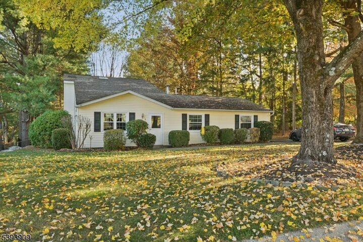 Property Photo:  9 Carol Ct  NJ 08826