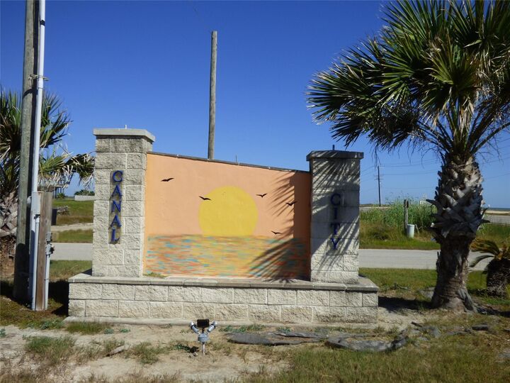 Property Photo: 1105 Van Sant TX 77617