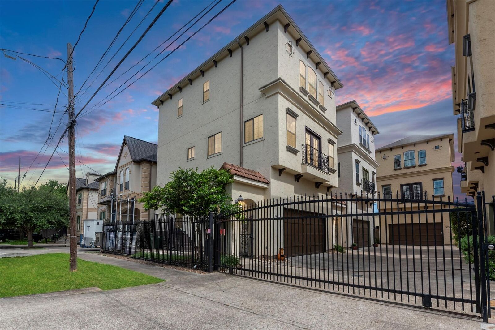 Property Photo: 1426 W 21st Street A TX 77008