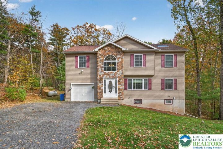 2541 Penn Hills Drive  Pocono Twp PA 18321 photo