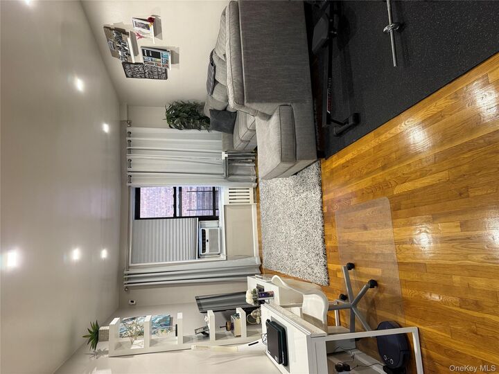 Property Photo: 3123 Bailey Avenue 3A NY 10463