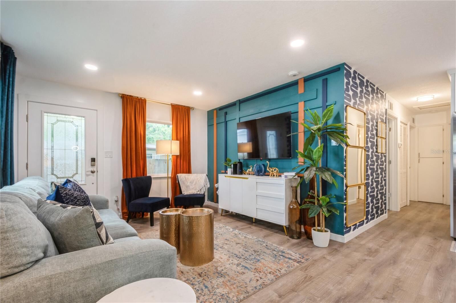 Property Photo:  6225 76th Avenue N  FL 33781 