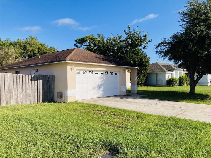 Property Photo: 2704 Kendall Avenue FL 34744