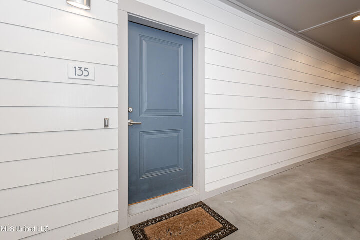 Property Photo:  2501 Bienville Boulevard  MS 39564 