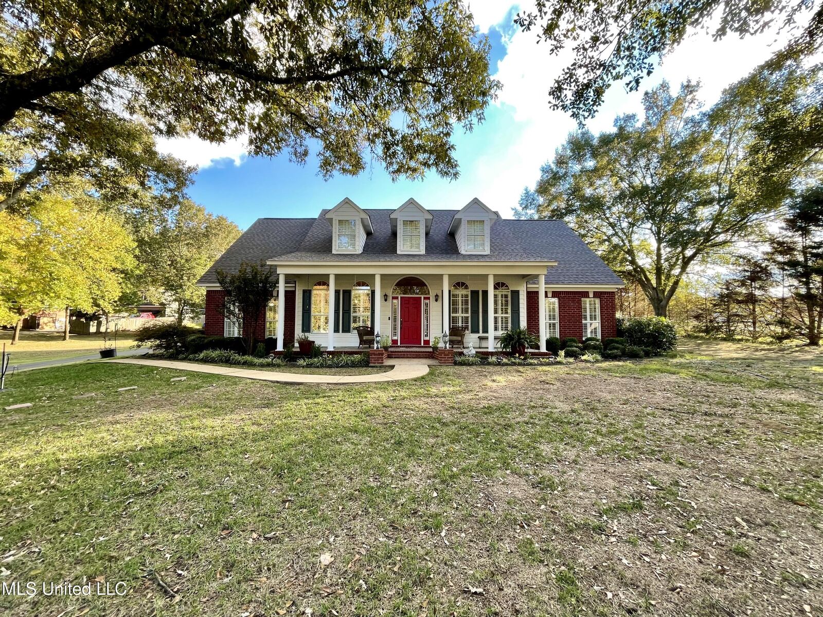 Property Photo:  4055 Oakland Drive  MS 38654 