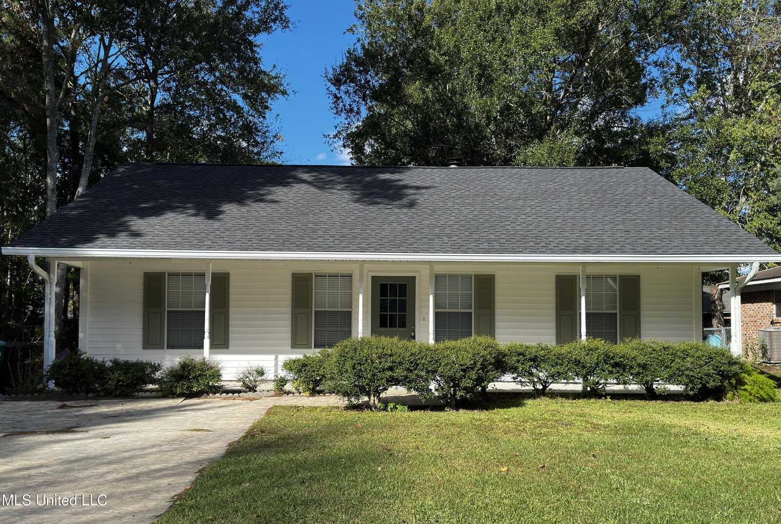 Property Photo: 3308 Neptune Drive MS 39553