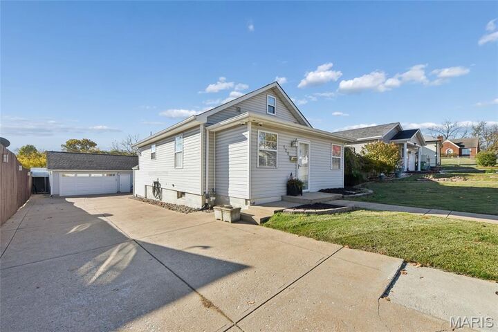 Property Photo:  122 N 8th Street  MO 63028 