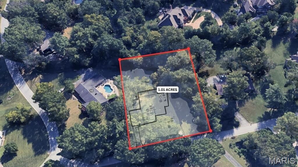 Property Photo:  8 Chasselle Lane  MO 63141 