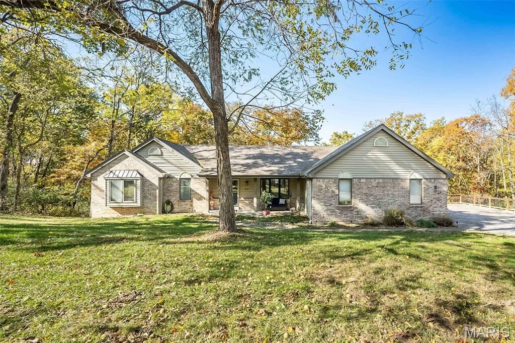 Property Photo: 426 Woodbine Court MO 63010