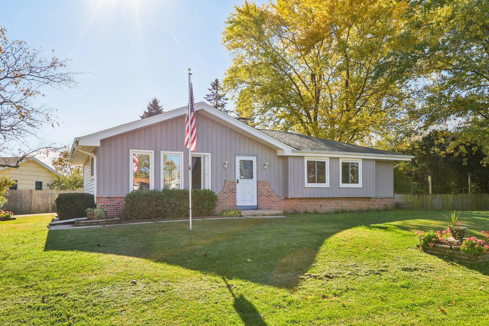 Property Photo:  2955 Blue Jay Ct  WI 53402 