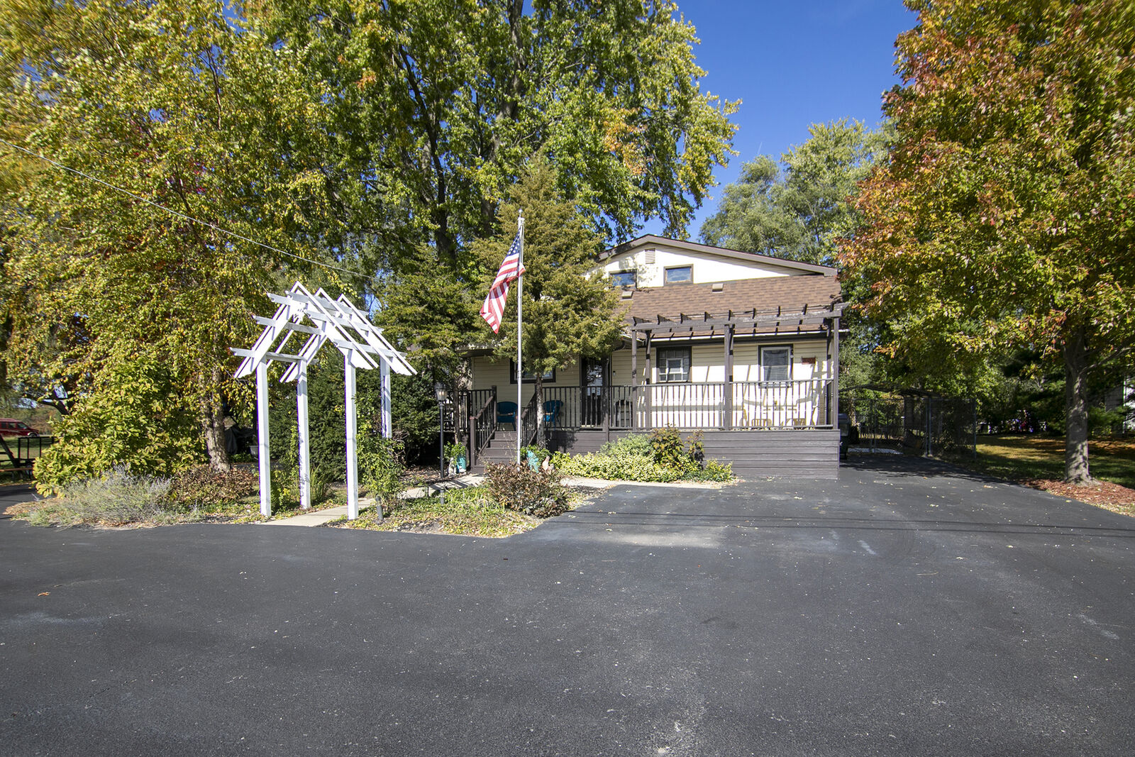 Property Photo:  201 E Vanderkarr Road  IL 60964 