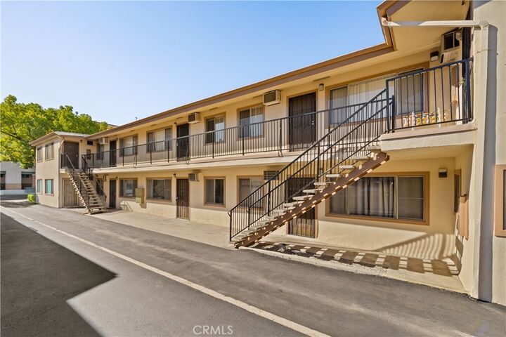 Property Photo:  437 W Glenoaks Boulevard  CA 91202 