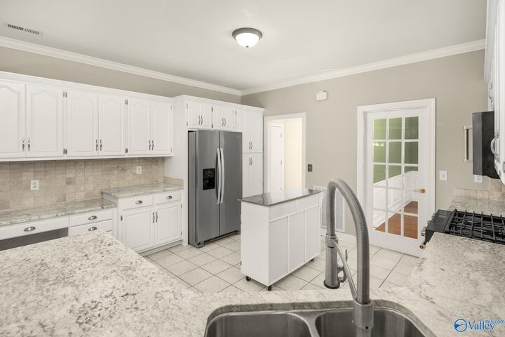 Property Photo: 2734 Deford Mill Road SE AL 35763