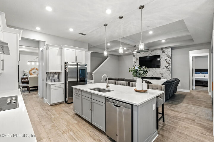 Property Photo: 2867 Orange Picker Road FL 32223