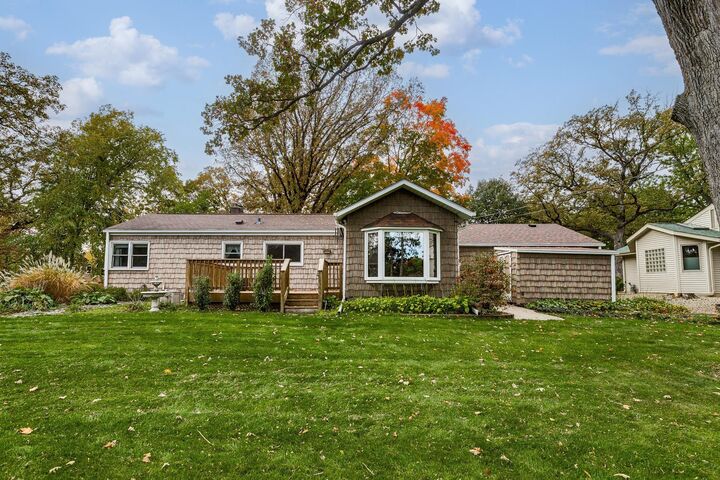 Property Photo:  374 Floral Drive W  MN 55126 