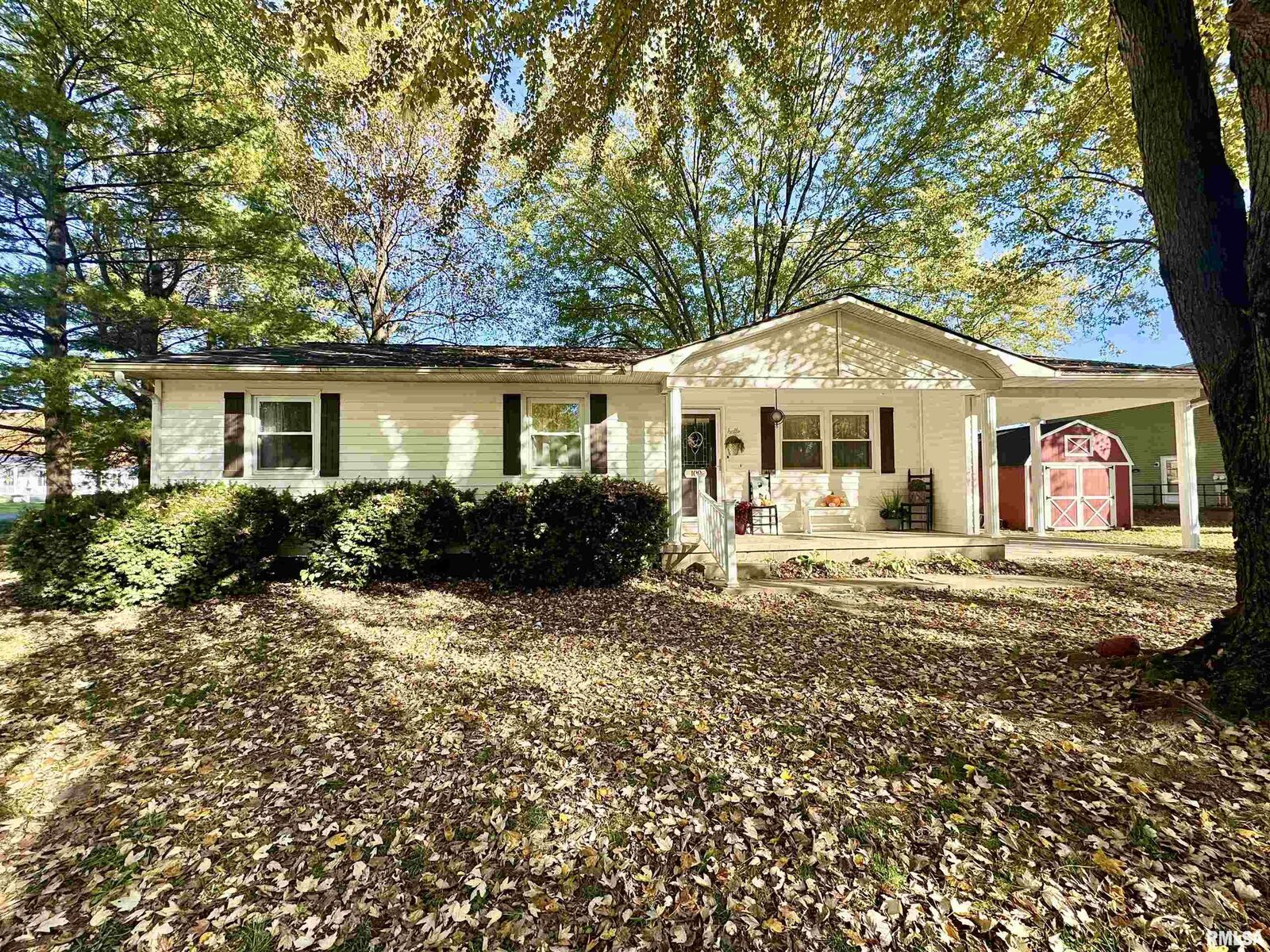 Property Photo:  109 E Galaxy Drive  IL 62898 