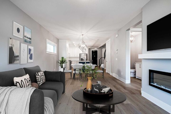 Photo de la propriété:  925 Reynolds Lane SW  AB T4B 5L7 