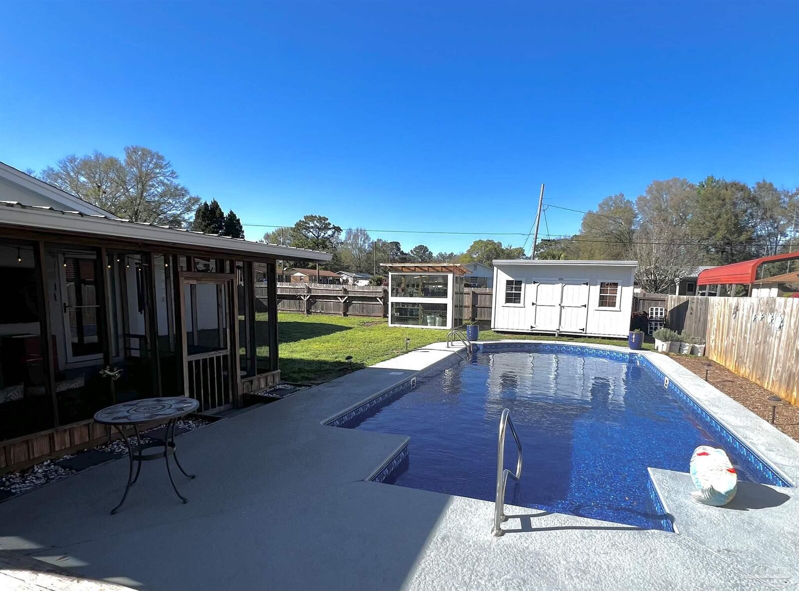 Property Photo: 8494 Olympia Rd FL 32514