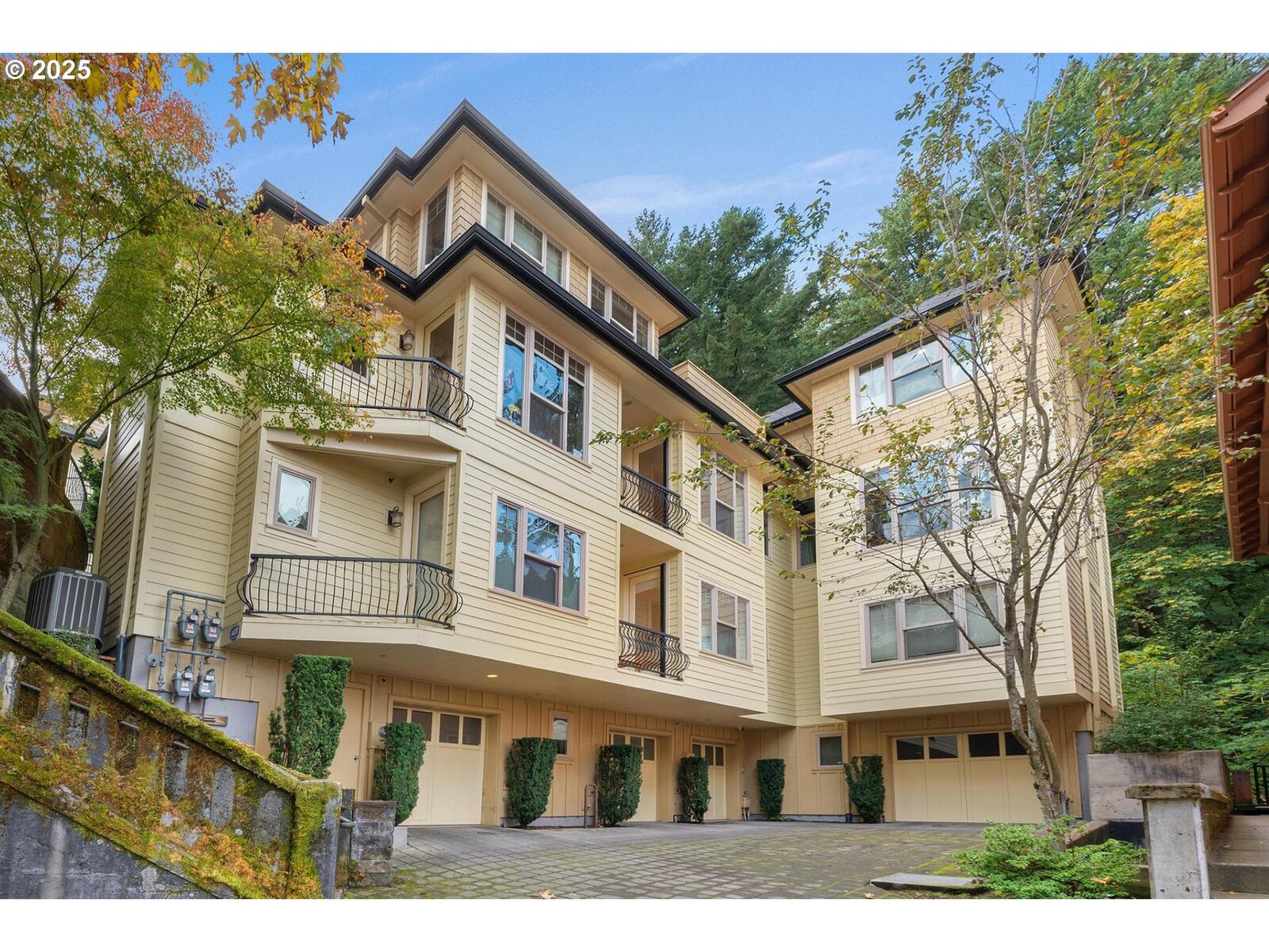 Property Photo: 2416 SW Cedar St OR 97205