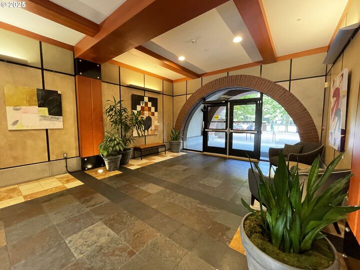 Property Photo: 1030 NW Johnson St 424 OR 97209