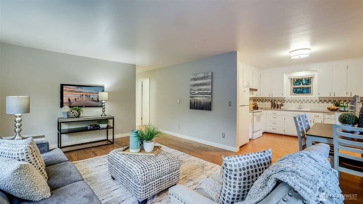 Property Photo: 418 Highland Drive 4 WA 98109
