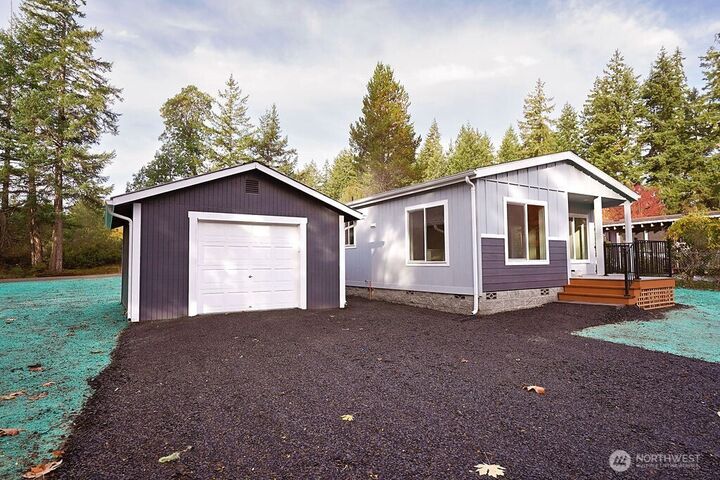 Property Photo:  50 E Lookout Court  WA 98546 