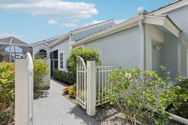 Property Photo:  12921 Oak Knoll Drive  FL 33418 