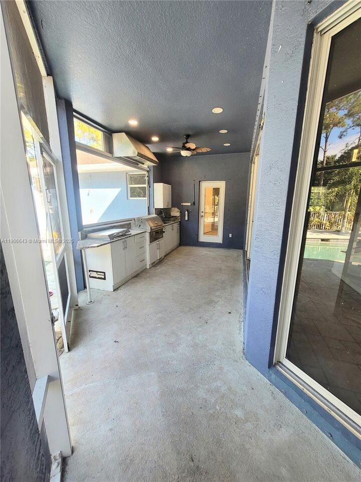 Property Photo:  15095 67th Ct N  FL 33470 