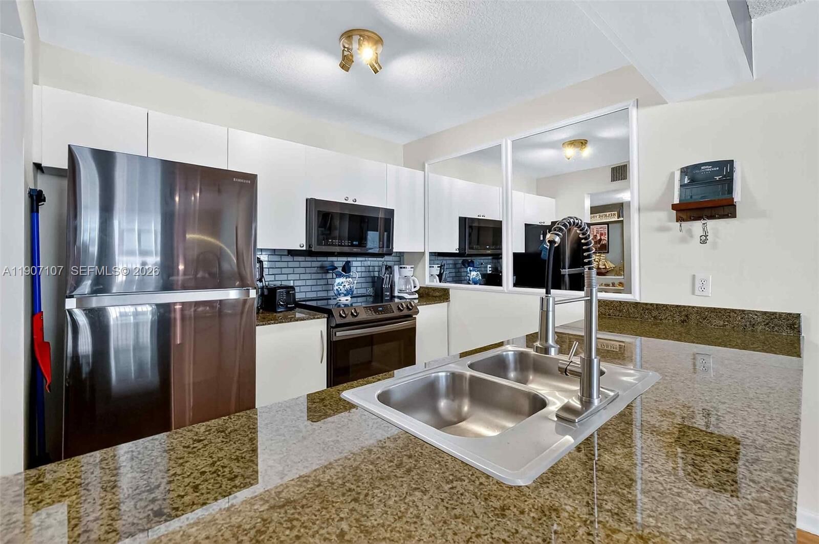 Property Photo: 1200 Brickell Bay Dr 3914 FL 33131