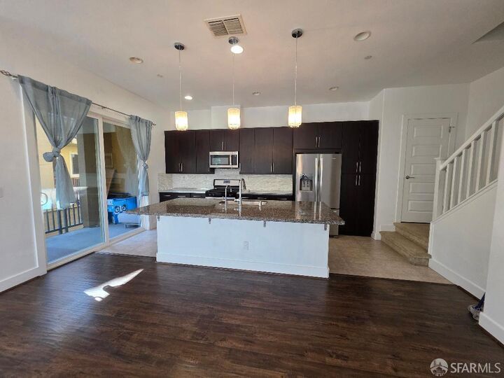Property Photo:  2415 Stearman Court 7  CA 95132 