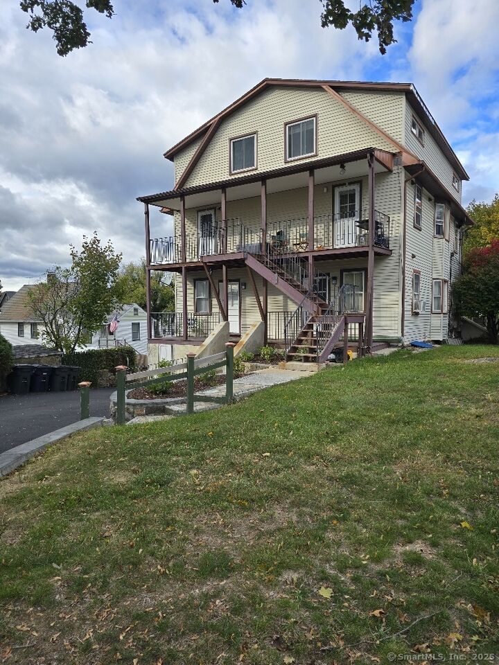 Property Photo: 144 Pine Street Apt D CT 06830