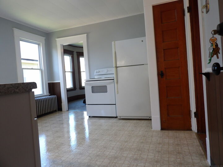 Property Photo: 172 Woodland Street 2 CT 06010
