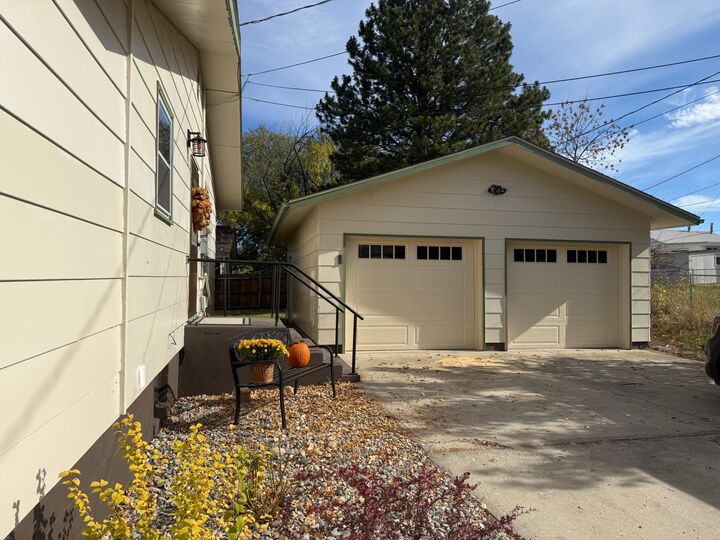 Property Photo:  500 W Parmelee Street  WY 82834 