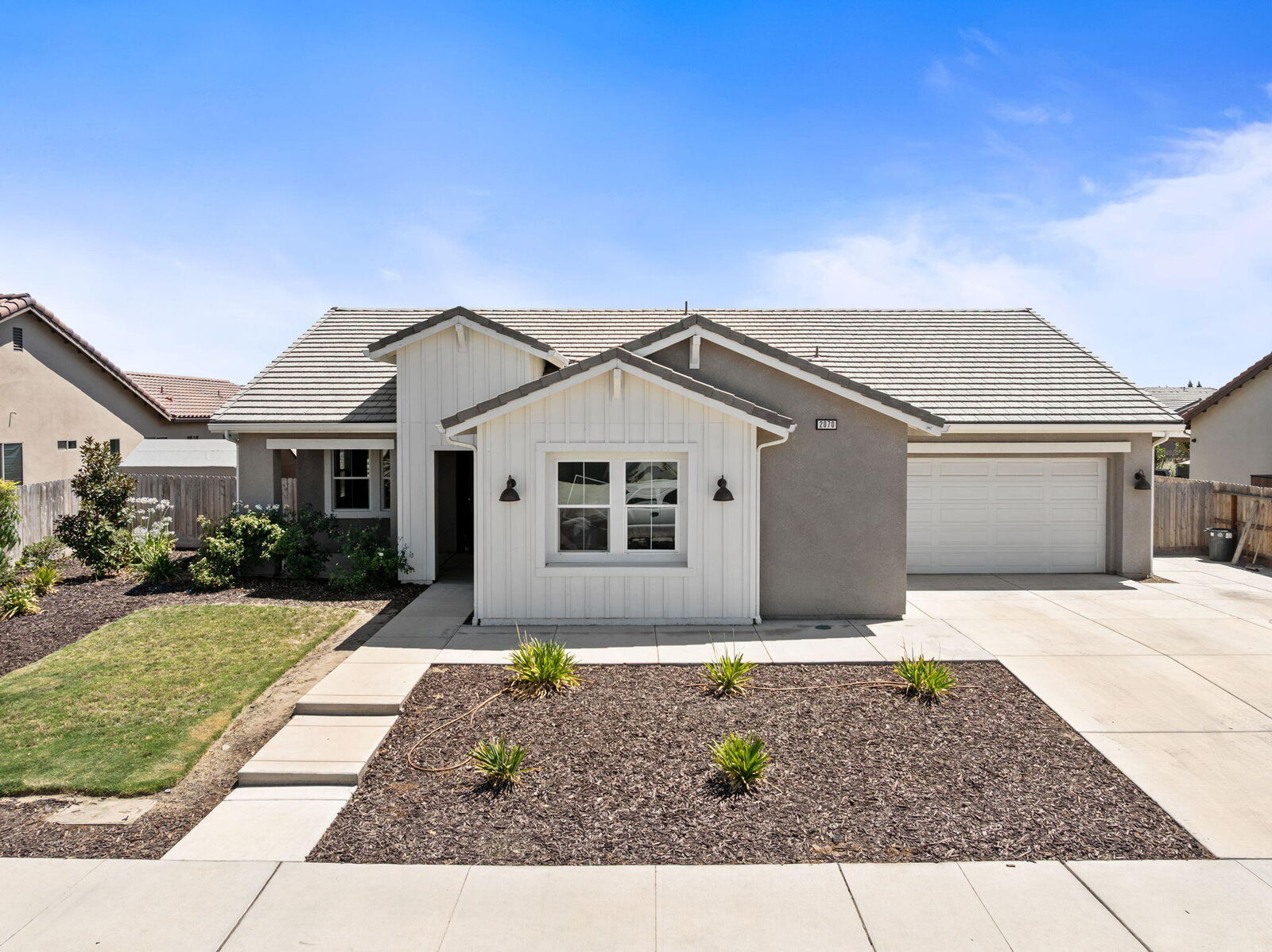 Property Photo:  2070 Solig Avenue  CA 93631 