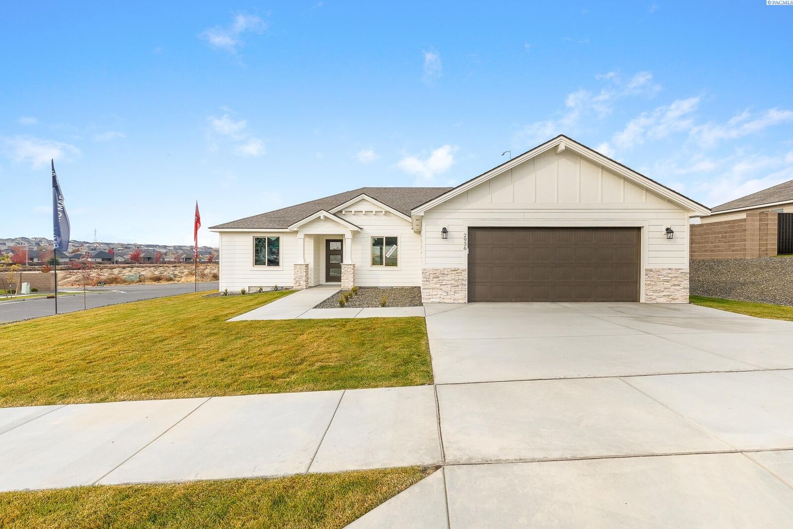 Property Photo:  2936 S Roosevelt St  WA 99338 